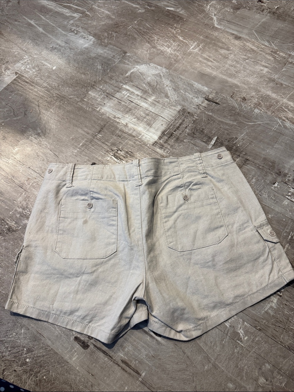 Calvin Klein Women's Cargo Shorts in Light Beige - Picture 4 of 7